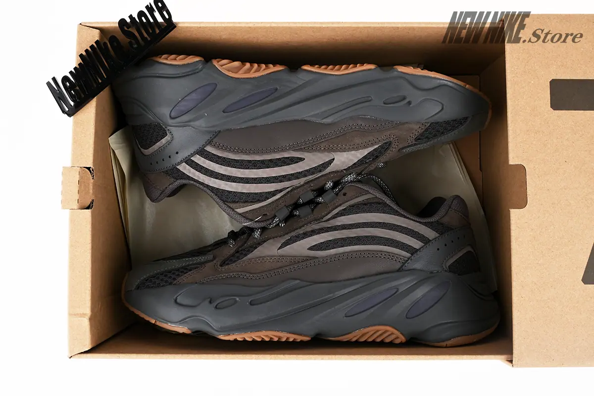Yeezy Boost 700 V2 Geode Reps 07