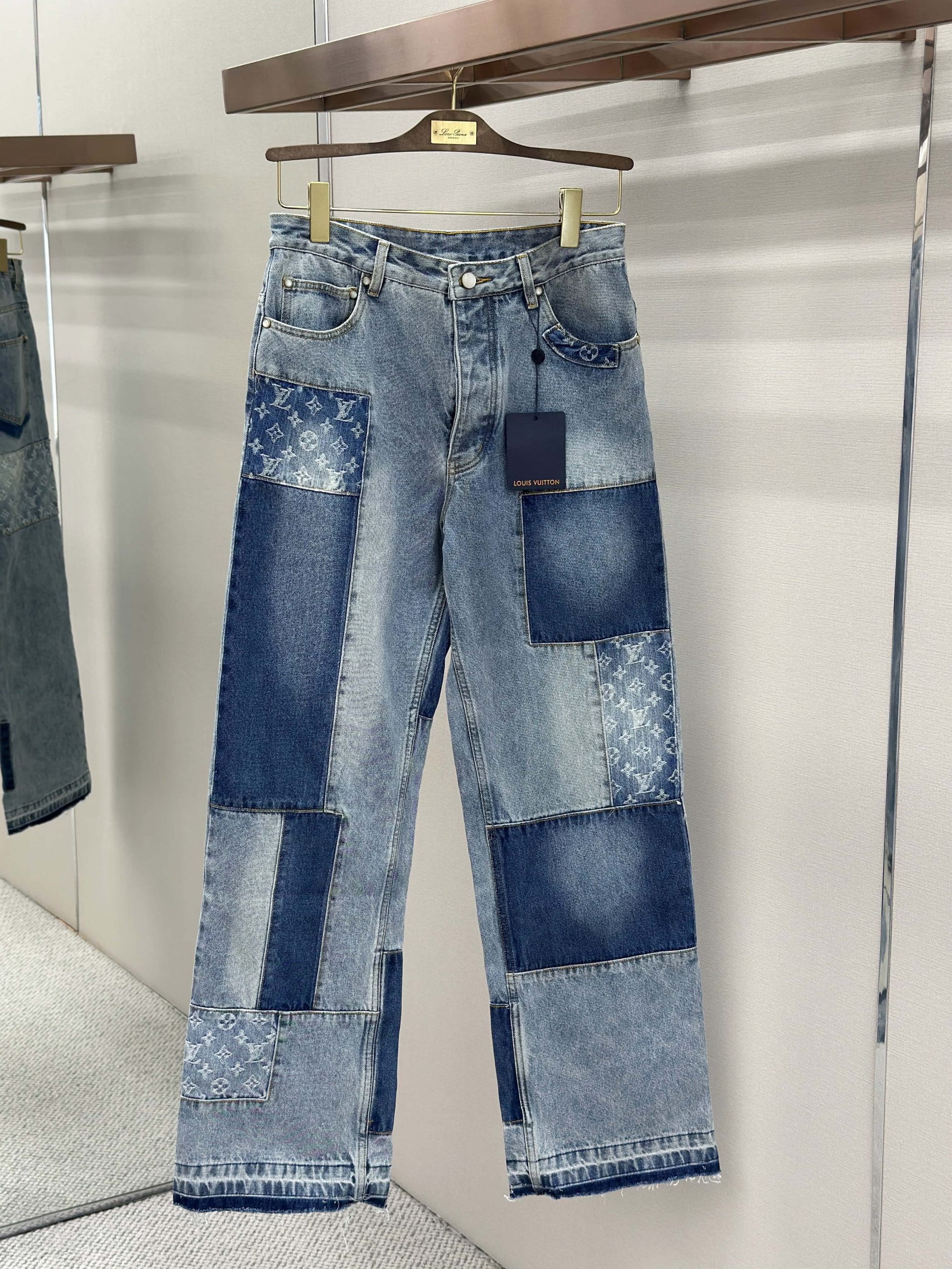 LV JEAN PANTS (3)