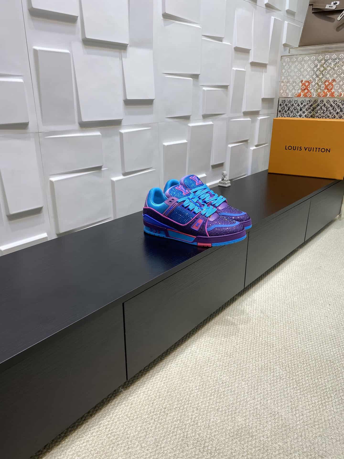 LV Trainer purple-blue Rhinestones (1)