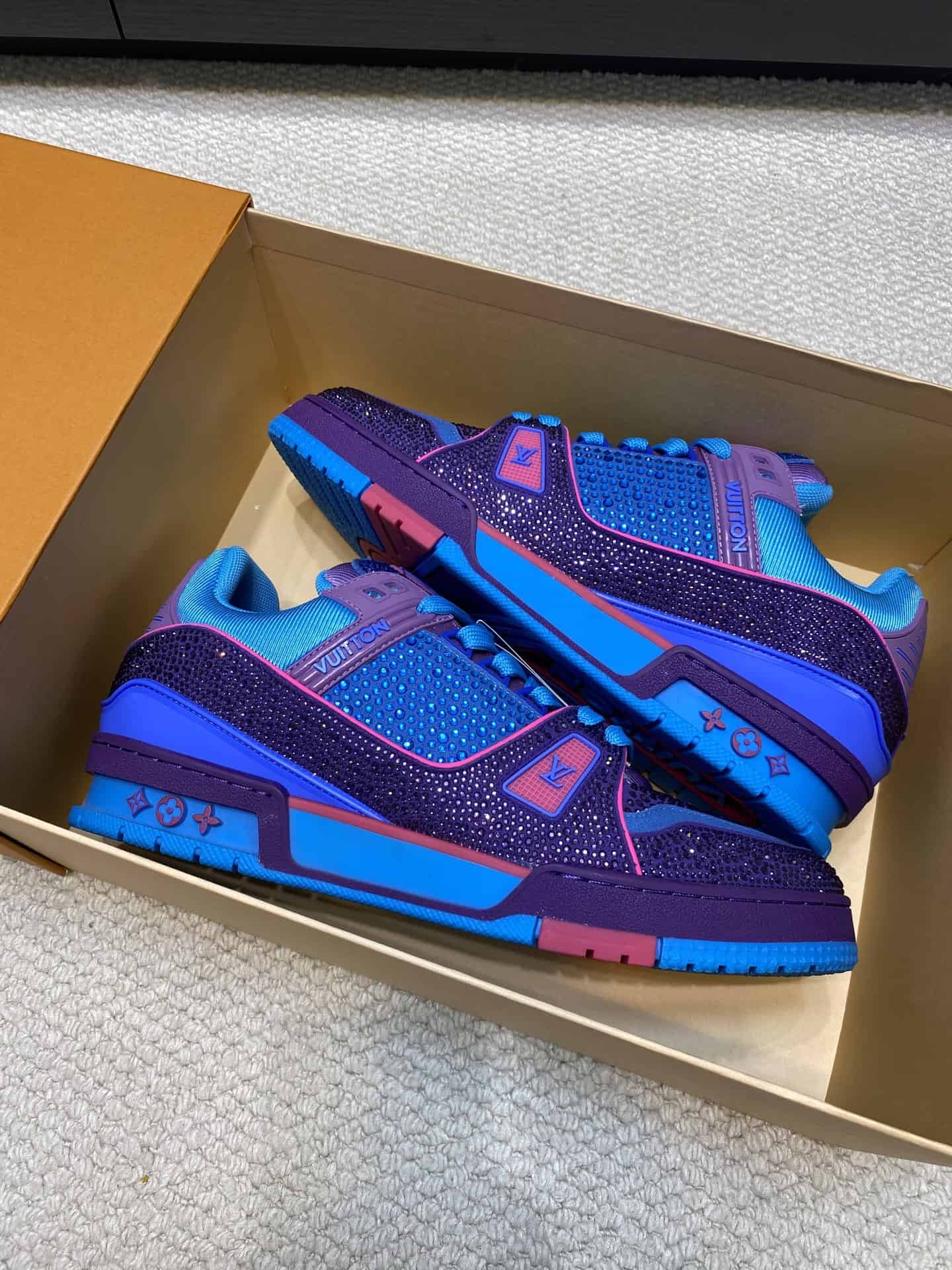 LV Trainer purple-blue Rhinestones (5)