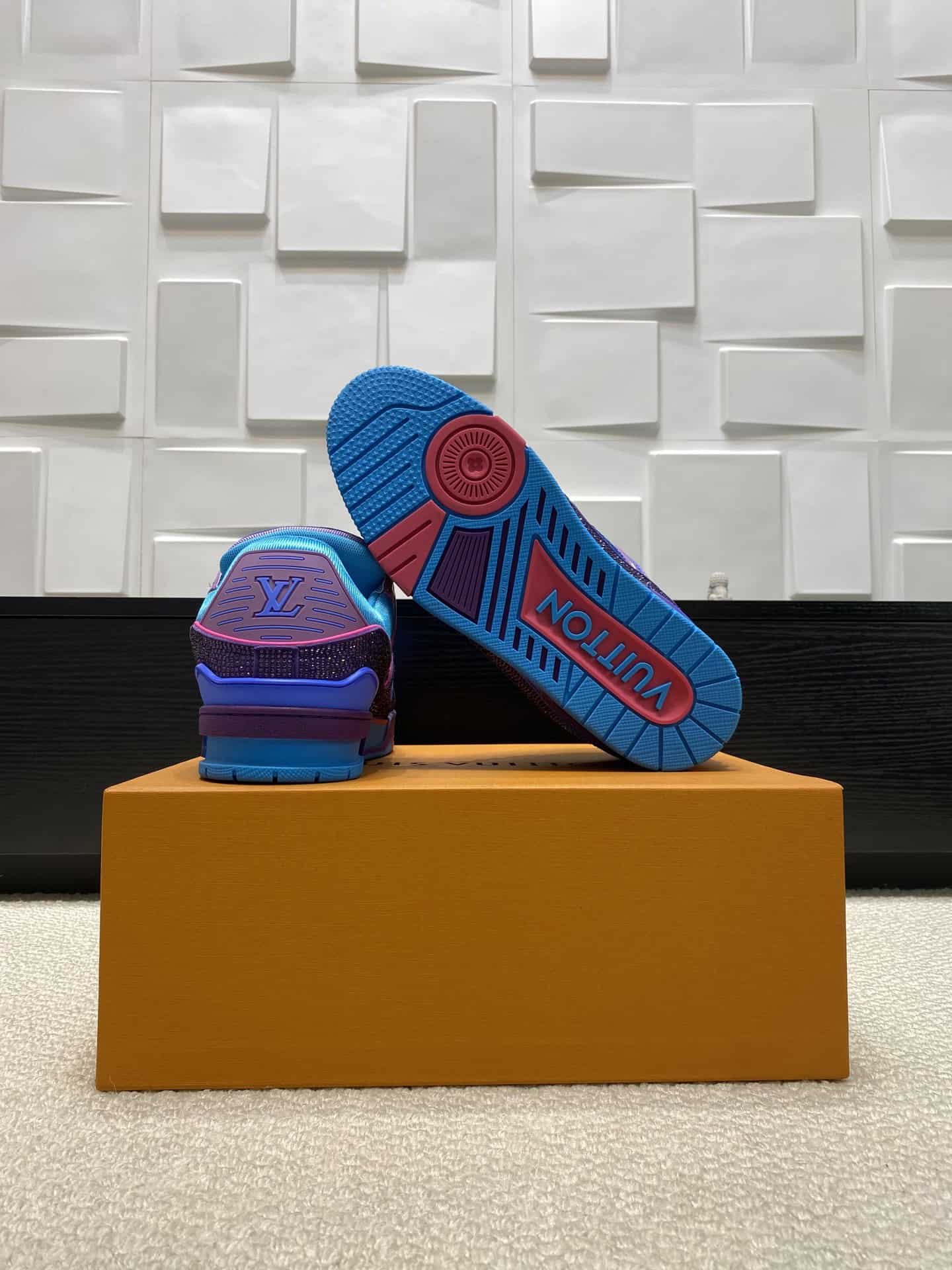 LV Trainer purple-blue Rhinestones (9)